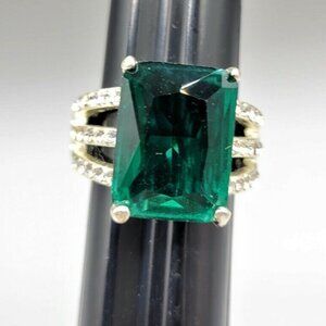 Emerald Green Statement Ring Rhinestones Faceted Stone Silver Tone Size 6.75